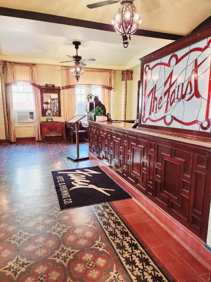 The Faust Hotel Ню Браунфелс Екстериор снимка
