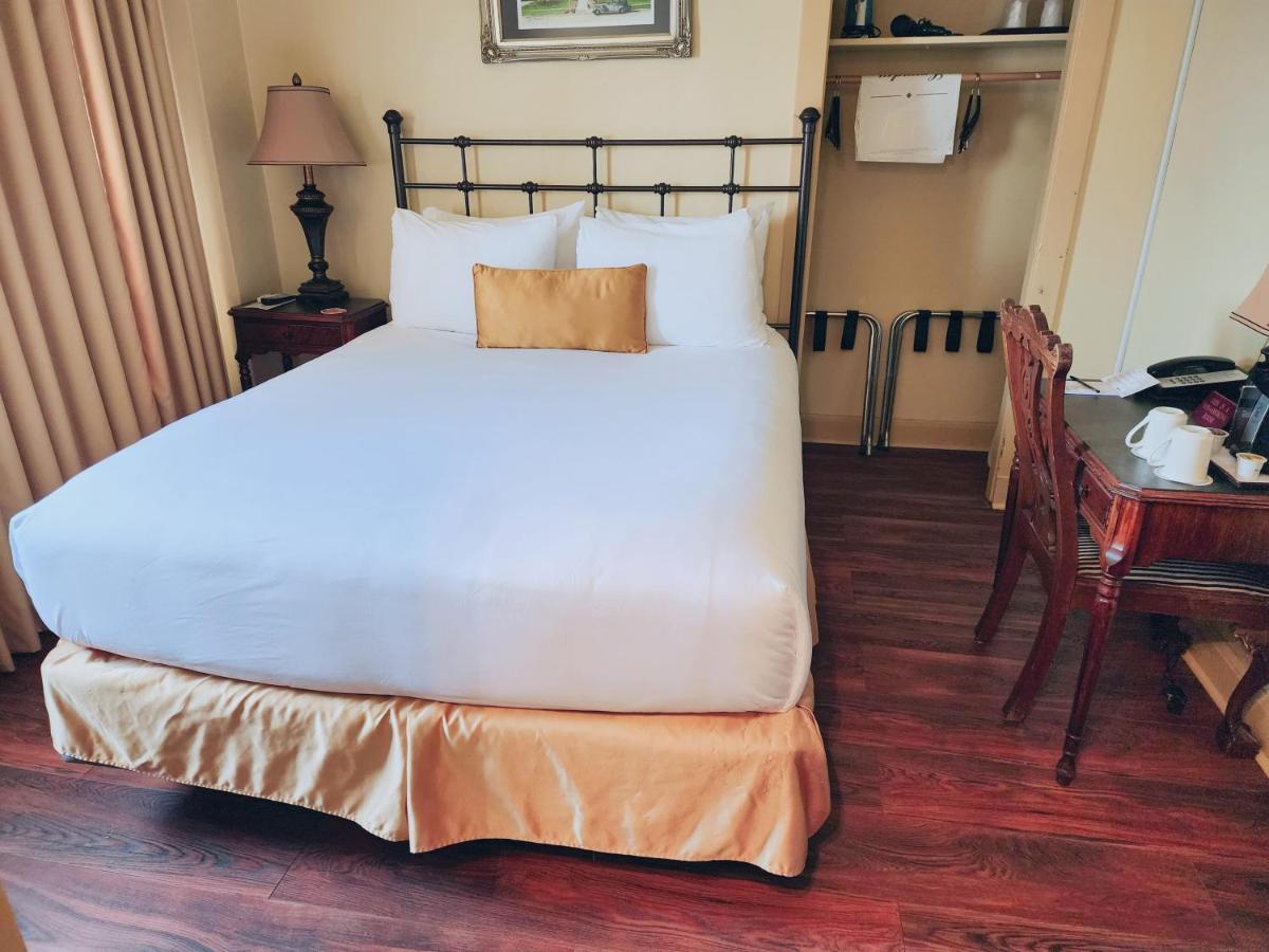 The Faust Hotel Ню Браунфелс Екстериор снимка